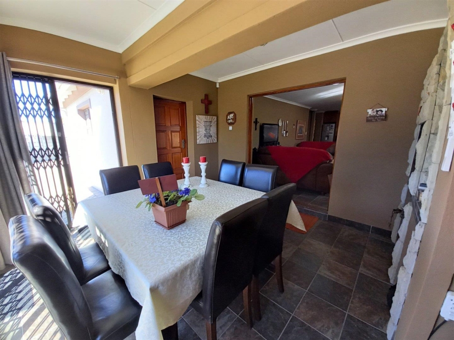 2 Bedroom Property for Sale in Humansdorp Eastern Cape